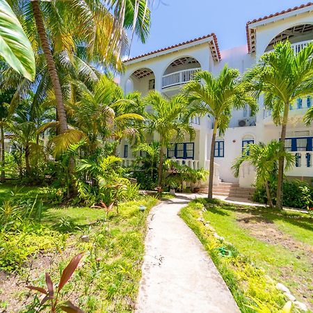 Franklyn D Resort & Spa All Inclusive ランアウェイ・ベイ エクステリア 写真
