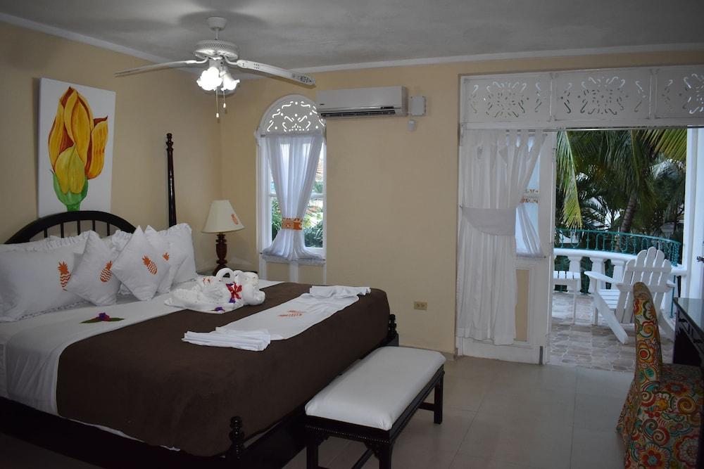 Franklyn D Resort & Spa All Inclusive ランアウェイ・ベイ エクステリア 写真