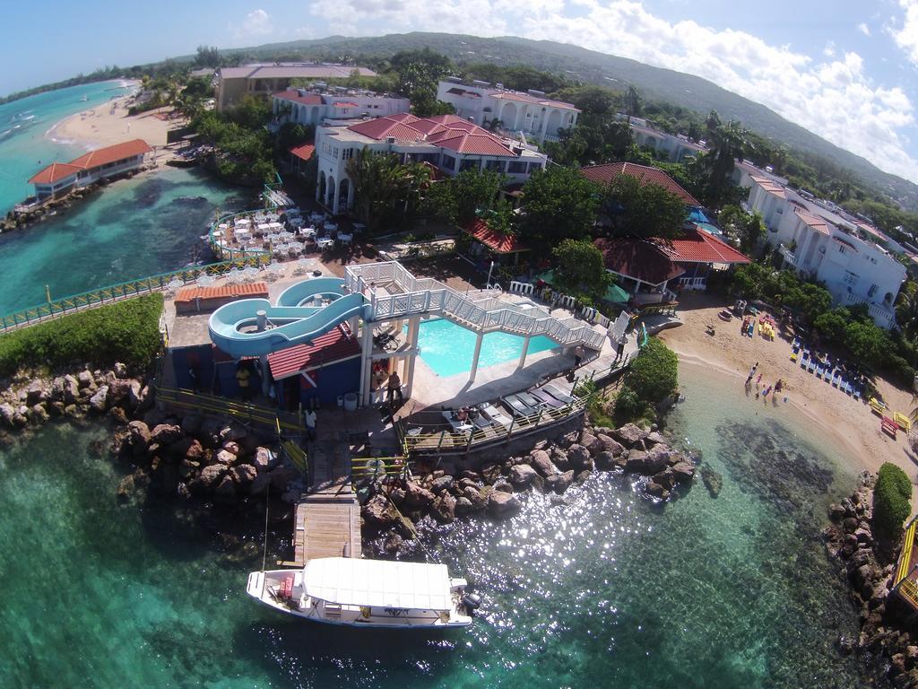 Franklyn D Resort & Spa All Inclusive ランアウェイ・ベイ エクステリア 写真