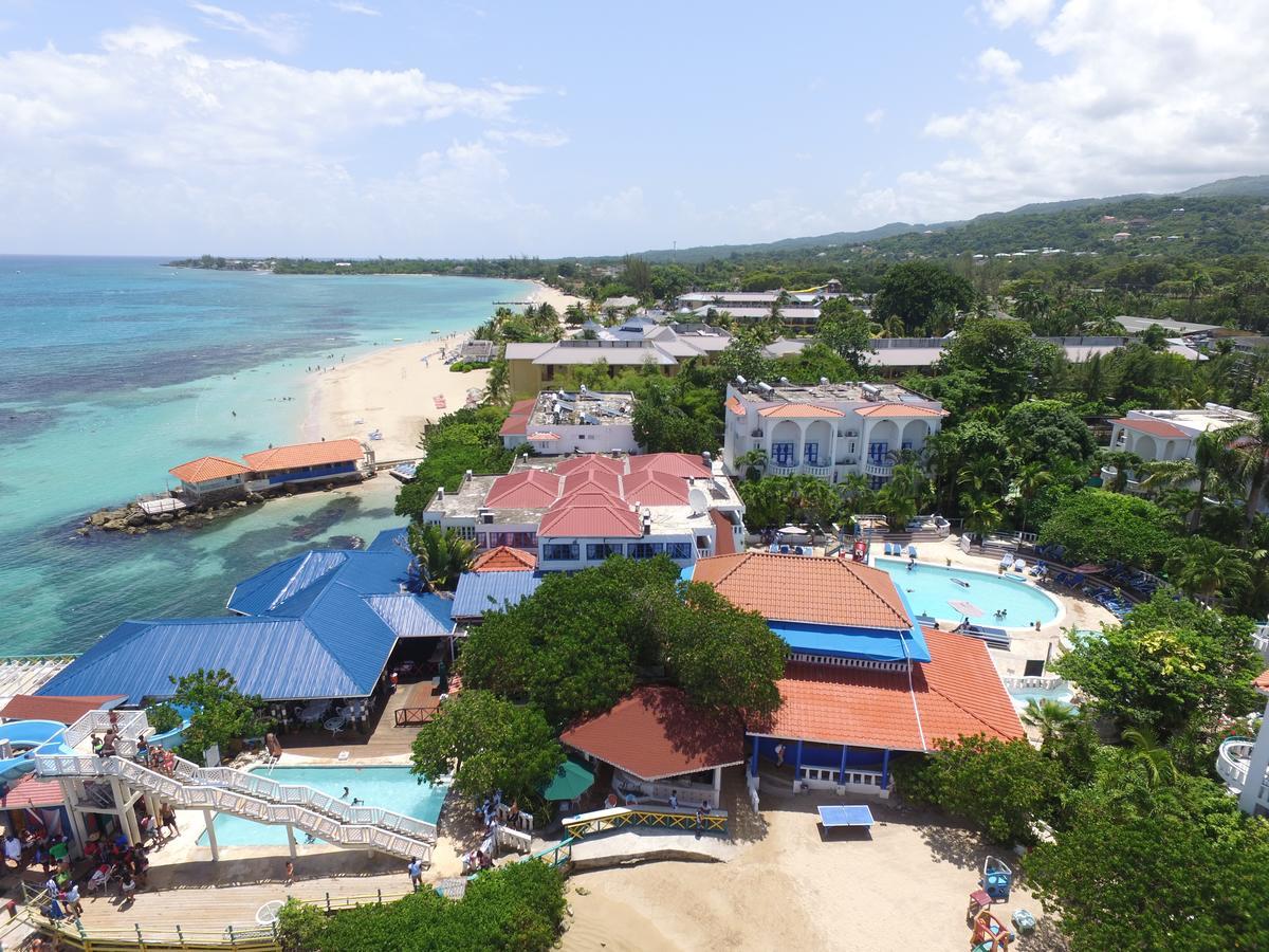 Franklyn D Resort & Spa All Inclusive ランアウェイ・ベイ エクステリア 写真