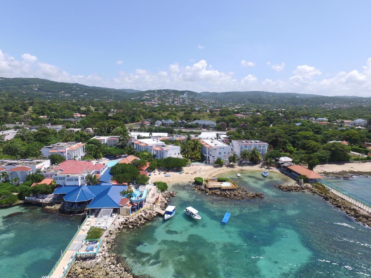 Franklyn D Resort & Spa All Inclusive ランアウェイ・ベイ エクステリア 写真